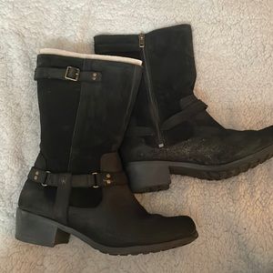 UGG K Caddie Black Girls Boots size 4